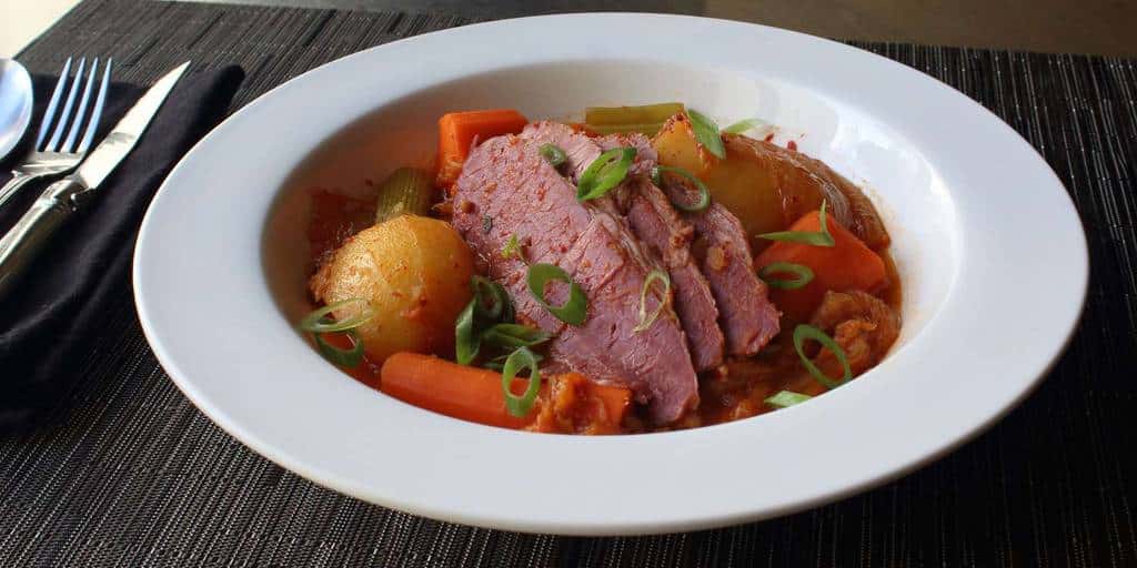 Como Fazer Corned Beef com Kimchi: Um Toque Coreano para o Dia de São Patrício