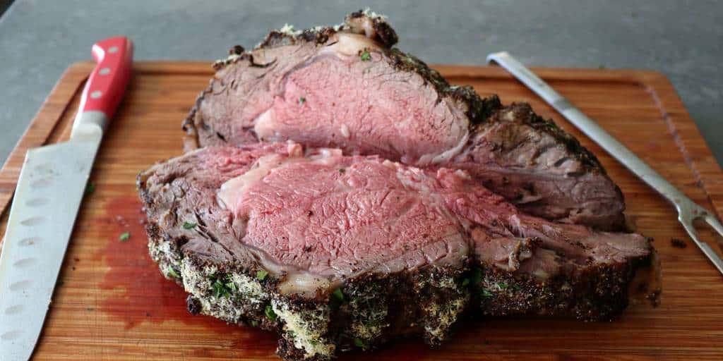 Como Fazer Prime Rib com Pimenta e Parmesão: Um Corte Nobre Perfeito