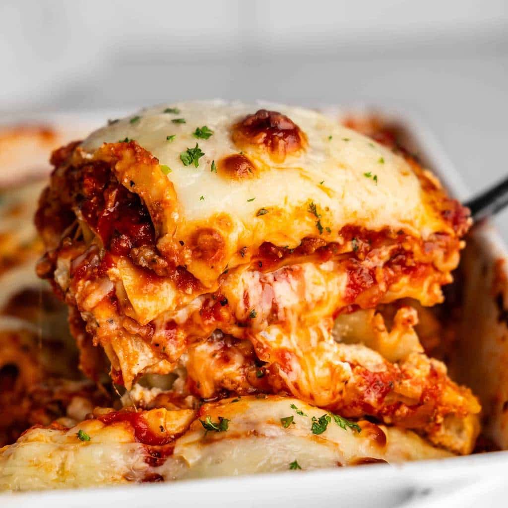 Lasagna Perfeita com Camadas Cremosas e Molho Caseiro