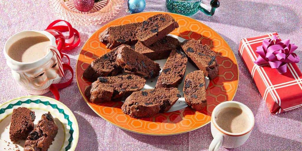 Como Fazer Biscoitos Biscotti de Chocolate Duplo com Cerejas