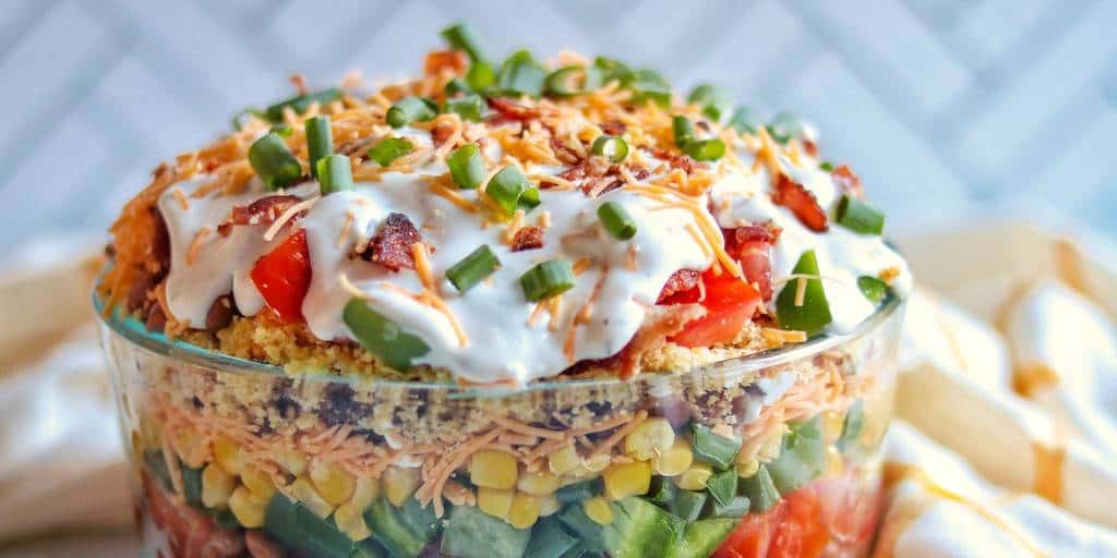Salada de Milho com Camadas Crocantes e Cremosas