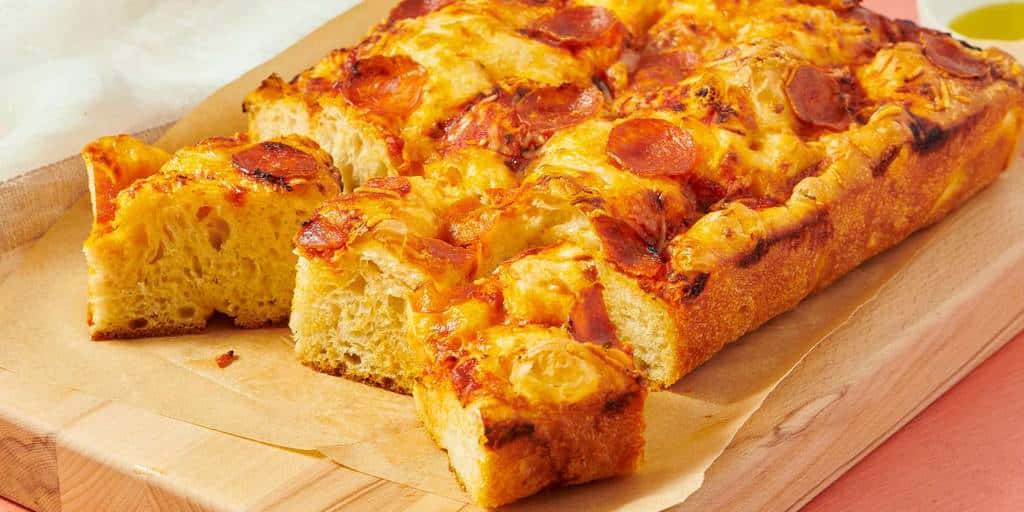 Como Fazer uma Pizza Focaccia com Toque de Mel Picante
